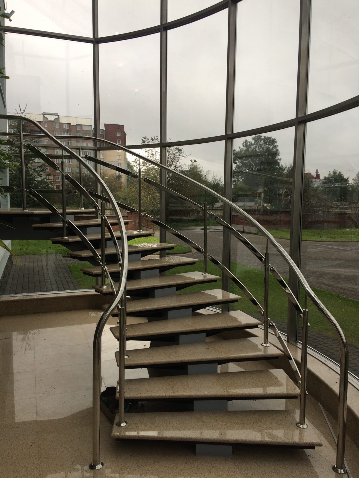 Schody kręcone wewnętrzne — realizacja Factory Welding