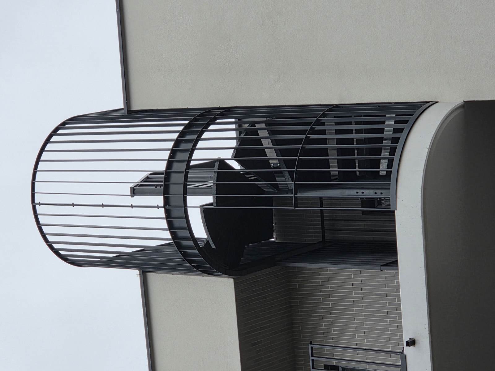 Schody kręcone zewnętrzne — realizacja Factory Welding