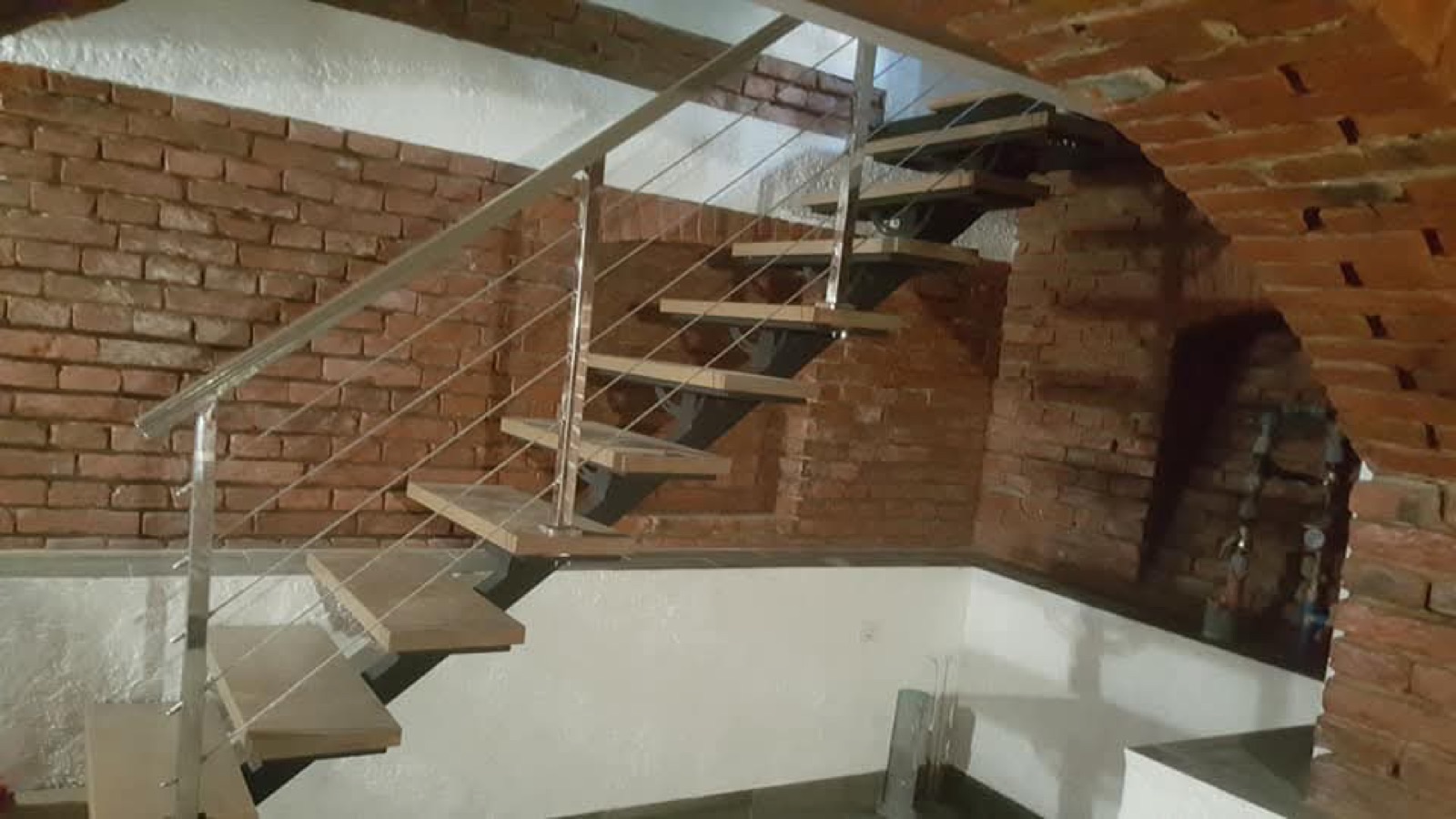 Realizacja schodów wewnętrznych ze stali